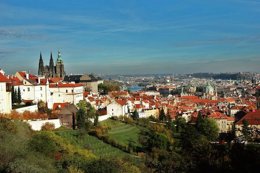 3Pomegranates Lägenhet Prag